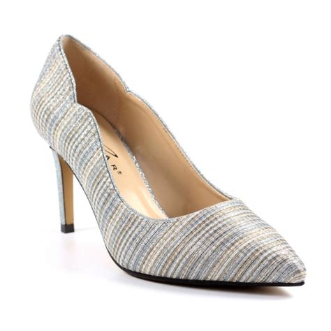 are there inexpensive court shoes